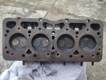 Hlava motoru Škoda 1089ccm - 2