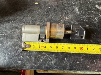 Zamek fab - 2