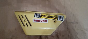 ČZ 250 enduro 988.2 boční plast - 2