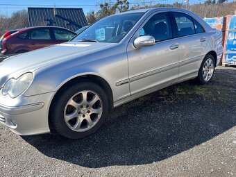 Mercedes w203 BENZÍN-sedan -závada motoru-nepojízdné - 2