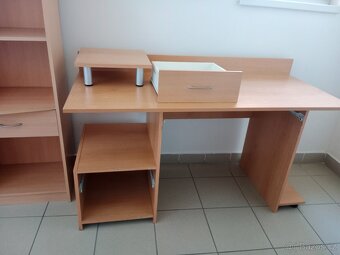 Psací stůl a obývací stěna - 2