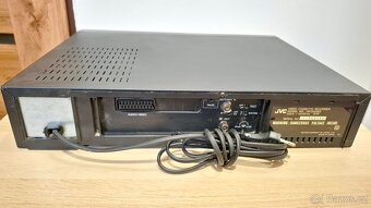 Videorekordér JVC HR-D520 - 2