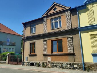 Pronájem rodinného domu 5+1 se zahradou a garáží, Soběslav - 2