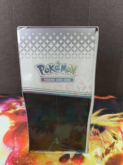 Prodám Elite Trainer box Prismatic evolutions sealed škozený - 2