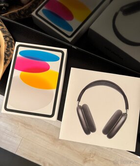 Apple AirPods Max vesmírně šedá, lightning port - 2