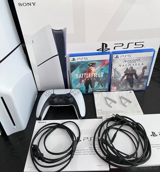 PS5 1TB Slim s mechanikou + hry Super stav - 2