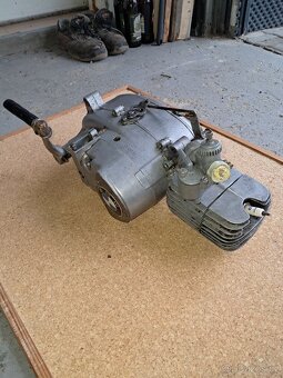 Motor jawa pionýr 20,21,23 - 2