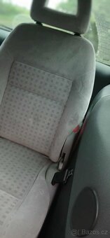 Ford Galaxy.  Sedačka třetí řada jen jeden ks - 2