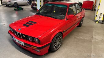 Bmw E30 V8 - Rezervace - 2