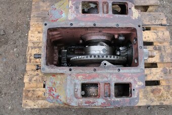 Zetor 6911 rozvodovka diferenciál - 2