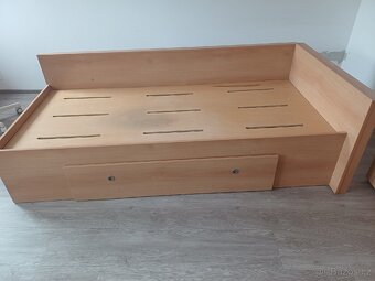 Postel s úložným prostorem - 2