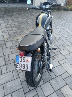 Triumph Thruxton 900 - 2