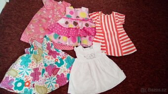 Dětské šatičky vel.9-12 měsíců,cena celkem - 2