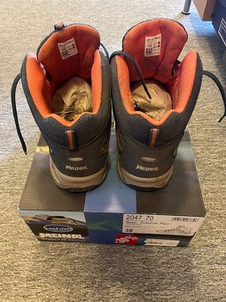 Dětské pohorky Meindl - vel. 38 - 2