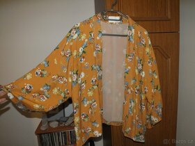 Hořčicové kimono s květy - nové - 2