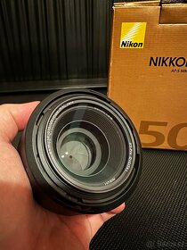 Objektiv Nikon 50 mm f/1,8 + UV filtr – SUPER STAV - 2