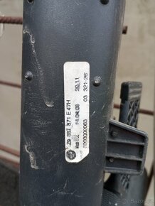 Prodám zadní roletu do kufru pro Octavia II combi - 2