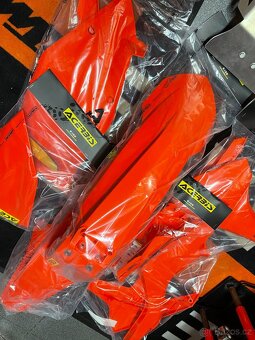 KTM exc ´17 – ´19 (sx ´16 - ´18)_Plasty, kryt motoru, Sedlo - 2