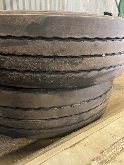 215/75 r17.5 přední vodicí - 2