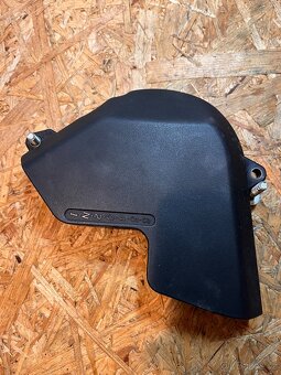 Kryt řetězového kolečka na Honda CBR600RR PC37 05-06 - 2