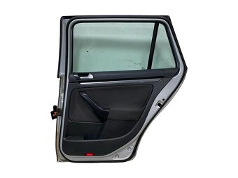 Pravé zadní dveře stříbrná LA7W VW Golf 5 kombi r.v. 2009 - 2