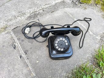 Starožitný stolní bakelitový telefon - 2