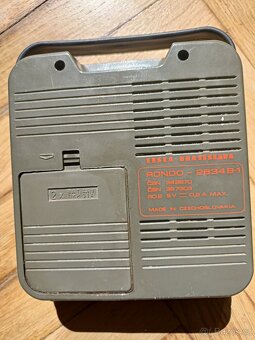 Retro rádio Tesla Rondo 2834 - 2