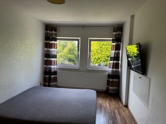 Pronájem pokoje 30m2 v domě v obci Bašť, Praha Východ - 2