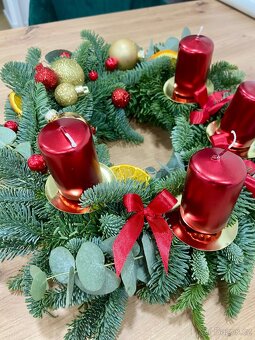Adventní věnec z jedle Nobilis a eukalyptus - 2