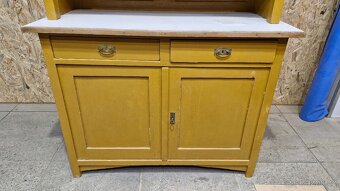 STARÁ POLICOVÁ KREDENC - 2