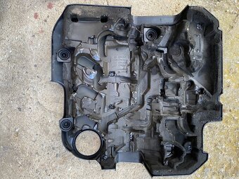 Škoda Fabia 2-kryt motoru - 2