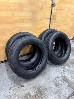 Zimní pneu 215/65/17 č.1 - 2