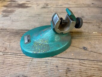 Stojánek na mikrometr - 2