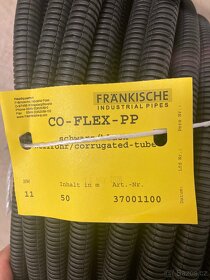 Ohebná rozříznutá trubka - 2