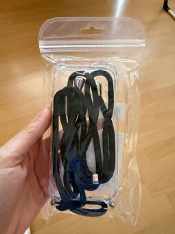 Zcela nový kryt na iPhone 13 se šňůrkou - 2