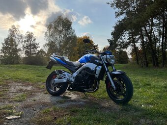 Suzuki GSR600 - 2