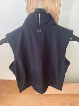 Under Armour golf vesta, vel.M nenošená - 2