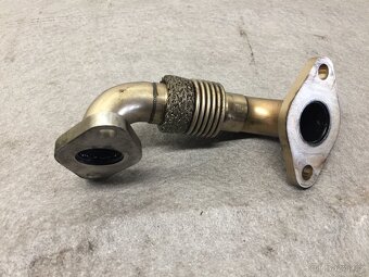ŠKODA, VW 1.9TDI 77KW BSW- TRUBKA EGR VENTILU 038 131 521 BL - 2