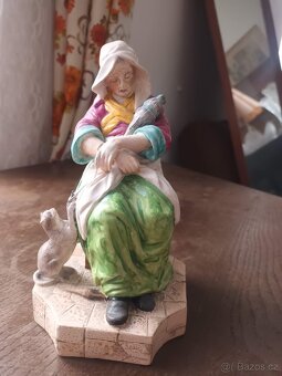 Nádherná porcelánová soška žena s kočkou - 2
