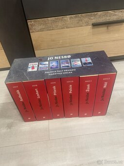 Prodám 2 boxy knih od Jo Nesbo - jako nové - 2