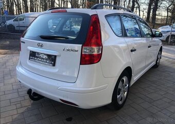 Hyundai i30 1.4 16V benzín manuál 77 kw - 2