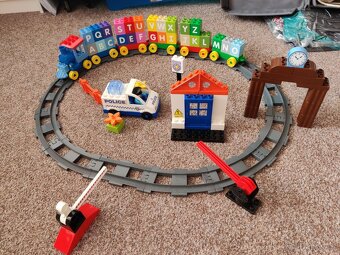 Lego Duplo vlak s abecedou + policejní stanice - 2