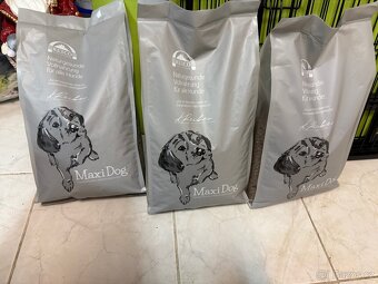 Maxi dog junior granule- uplne nove - 2