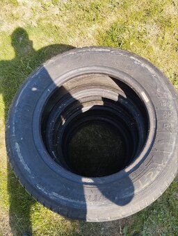 Letní a zimní pneumatiky+ plechové disky rozměr 195/65 R15 - 2