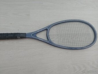 Prodám starou tenisovou raketu zn.Head Classic - 2