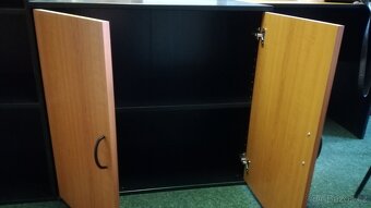 Nízká skříňka s dvířky Hobis I - 2