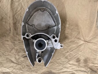 Kryt motoru Jawa pionýr - 2