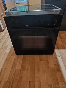 Trouba se sklokeramickou deskou Zanussi - 2