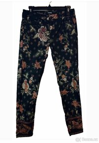 DESIGUAL černé květované džíny, v. 36 - 2