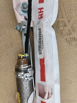 Tesla model S do 2016 hlavový airbag pravý - 2